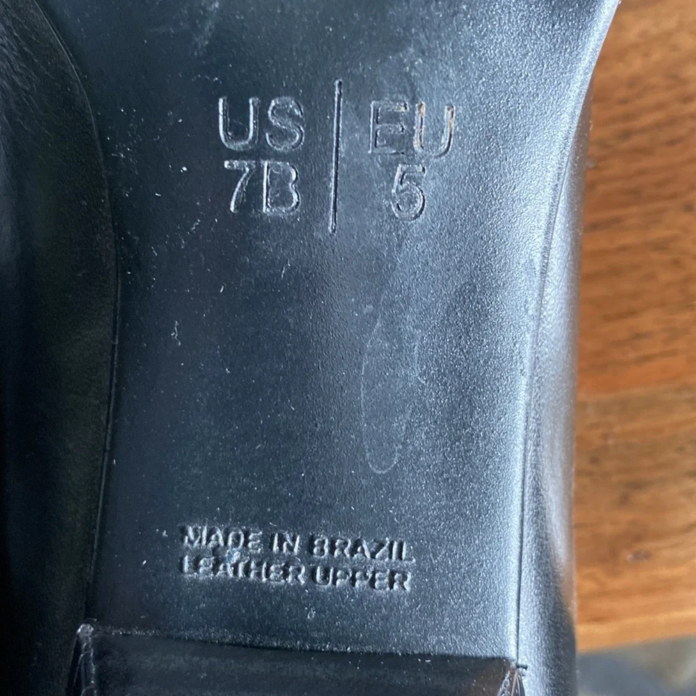 Aerosol Black Leather pumps